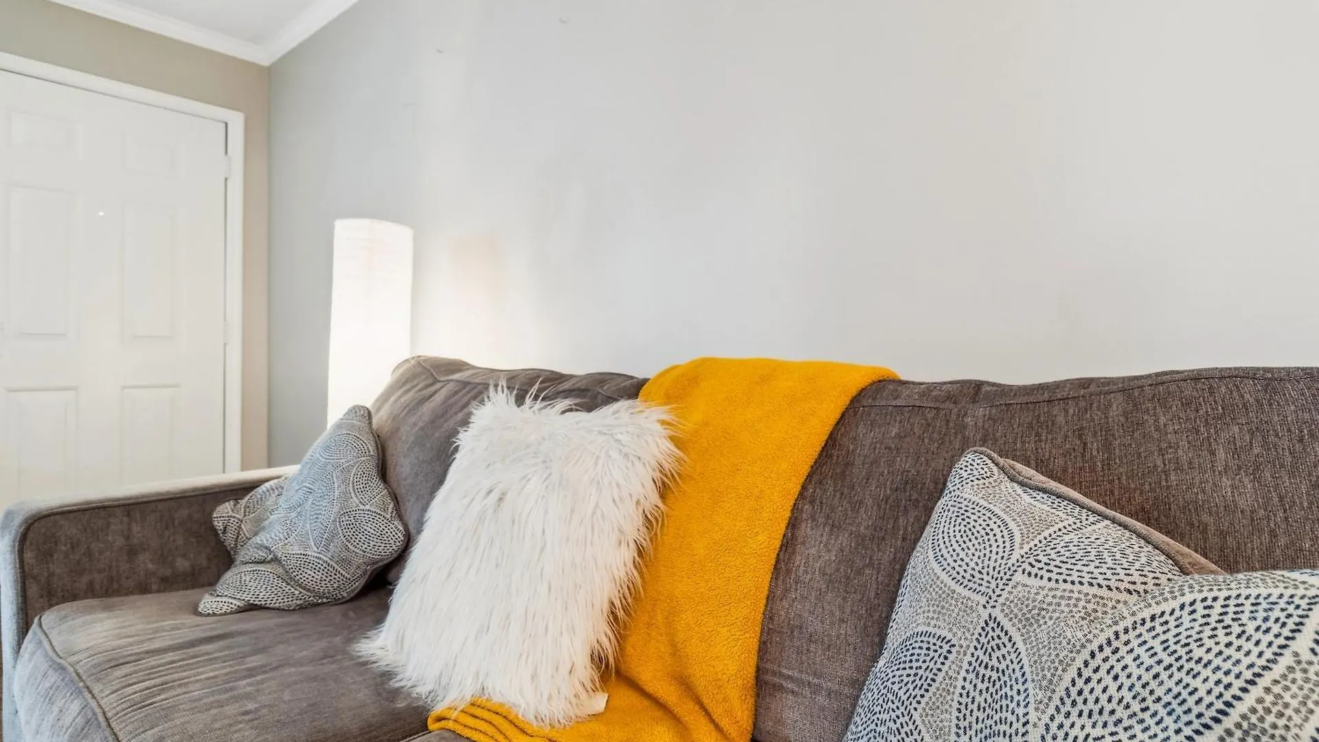 Cozy Nashville Condo - Pets Welcome, Free Park Apartment